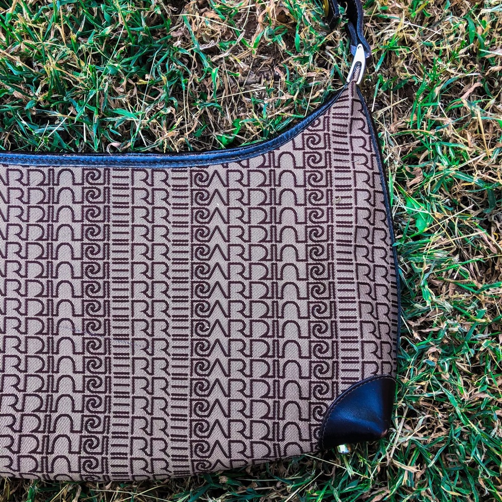 Pierre Cardin vintage shoulder bag.
